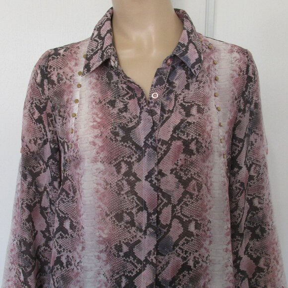 DAYTRIP Top Size Small Animal Print Semi Sheer Button Down Blouse - Picture 3 of 13